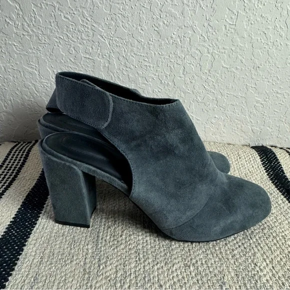 Adam Tucker Jenna Grey Suede Slingback Booties - Picture 3 of 7